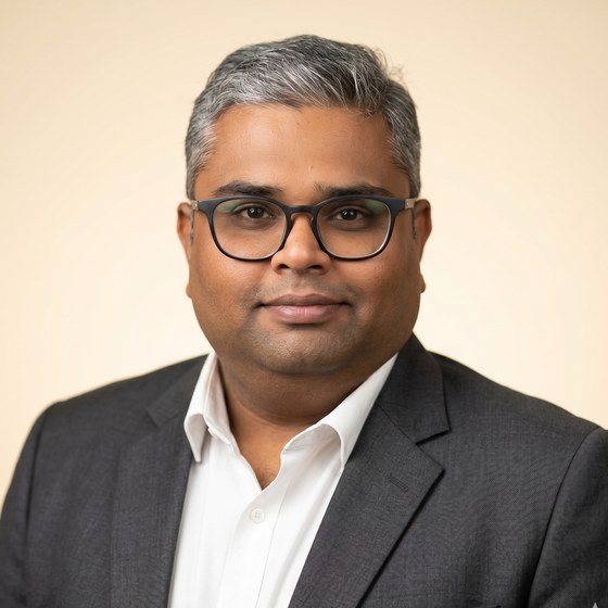 Manish Shyam Nachnani — Insurance Operator